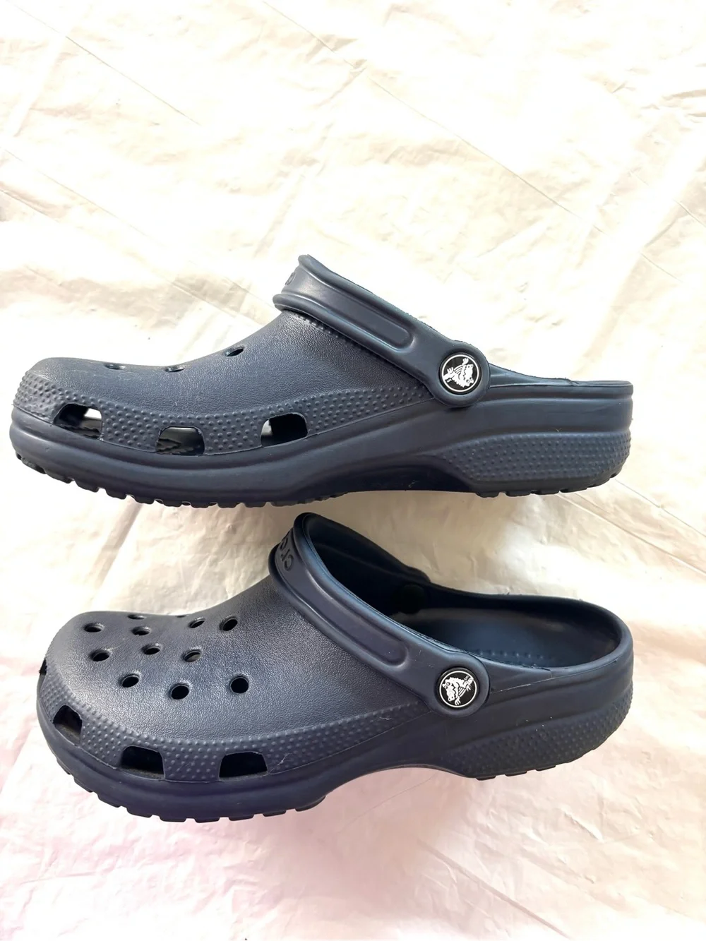 CROCS Navy Blue Classic Slip-On Clogs Sandals SZ 8 Women SZ 6 Men Worn 2X
